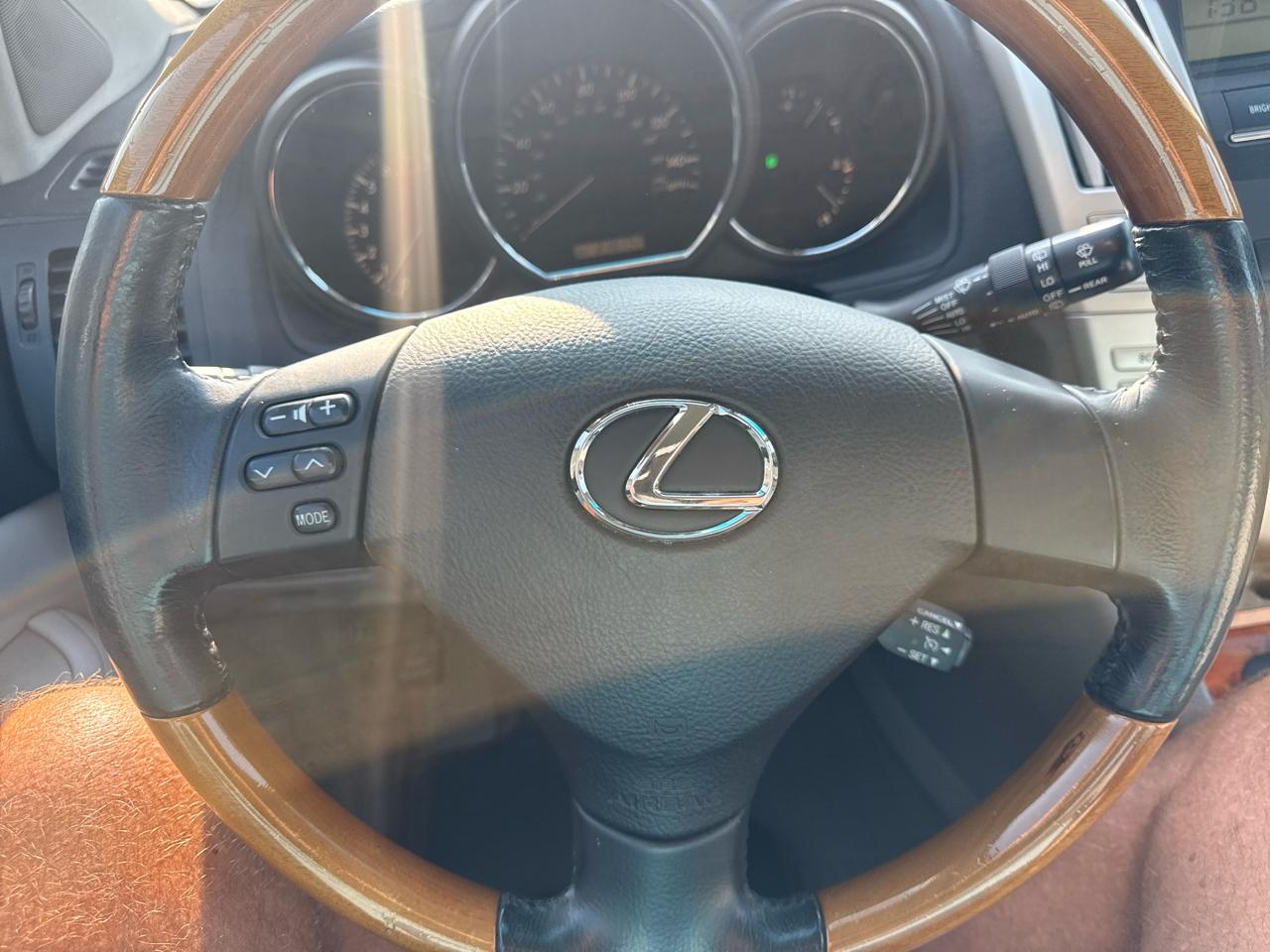 Lexus RX 330 4dr SUV AWD 2005