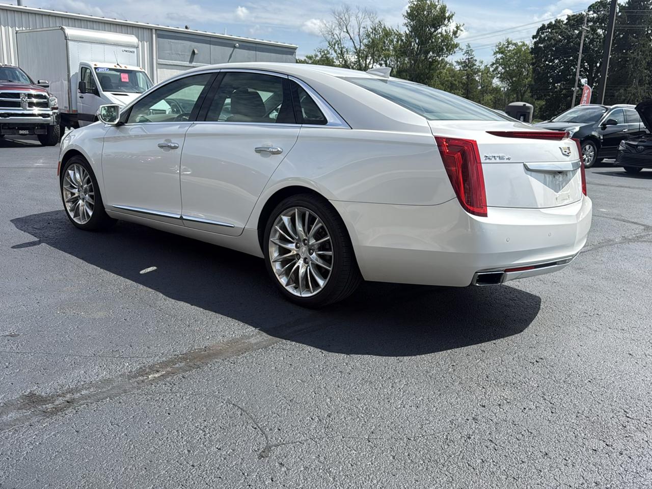 Cadillac XTS 4dr Sdn Platinum AWD 2016