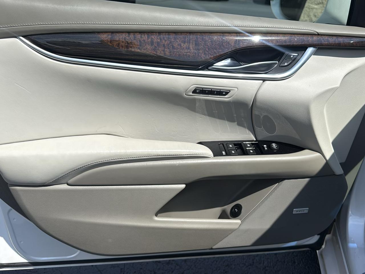 Cadillac XTS 4dr Sdn Platinum AWD 2016