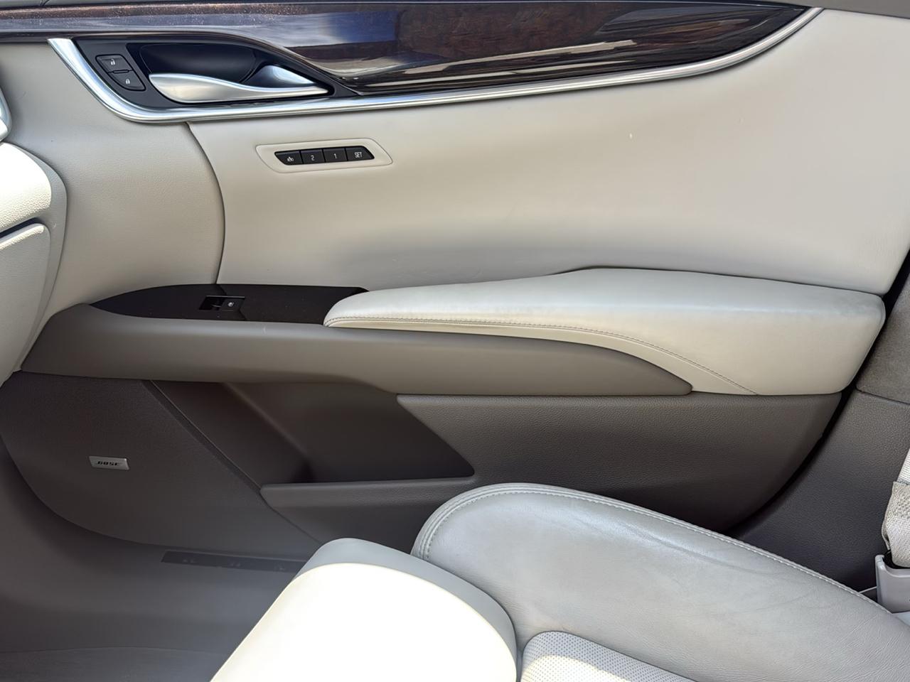 Cadillac XTS 4dr Sdn Platinum AWD 2016