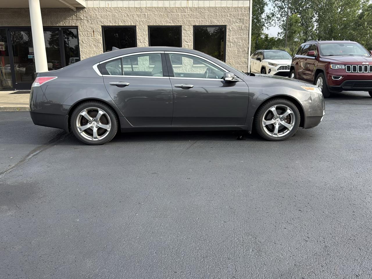 Acura TL 4dr Sdn Auto SH-AWD Tech 2010