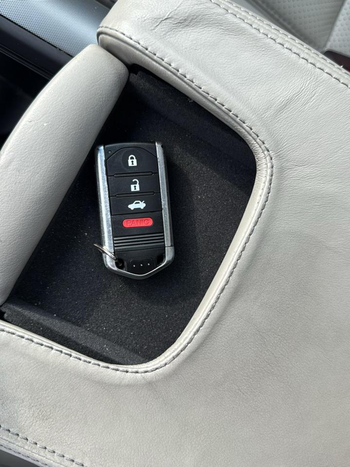 Acura TL 4dr Sdn Auto SH-AWD Tech 2010