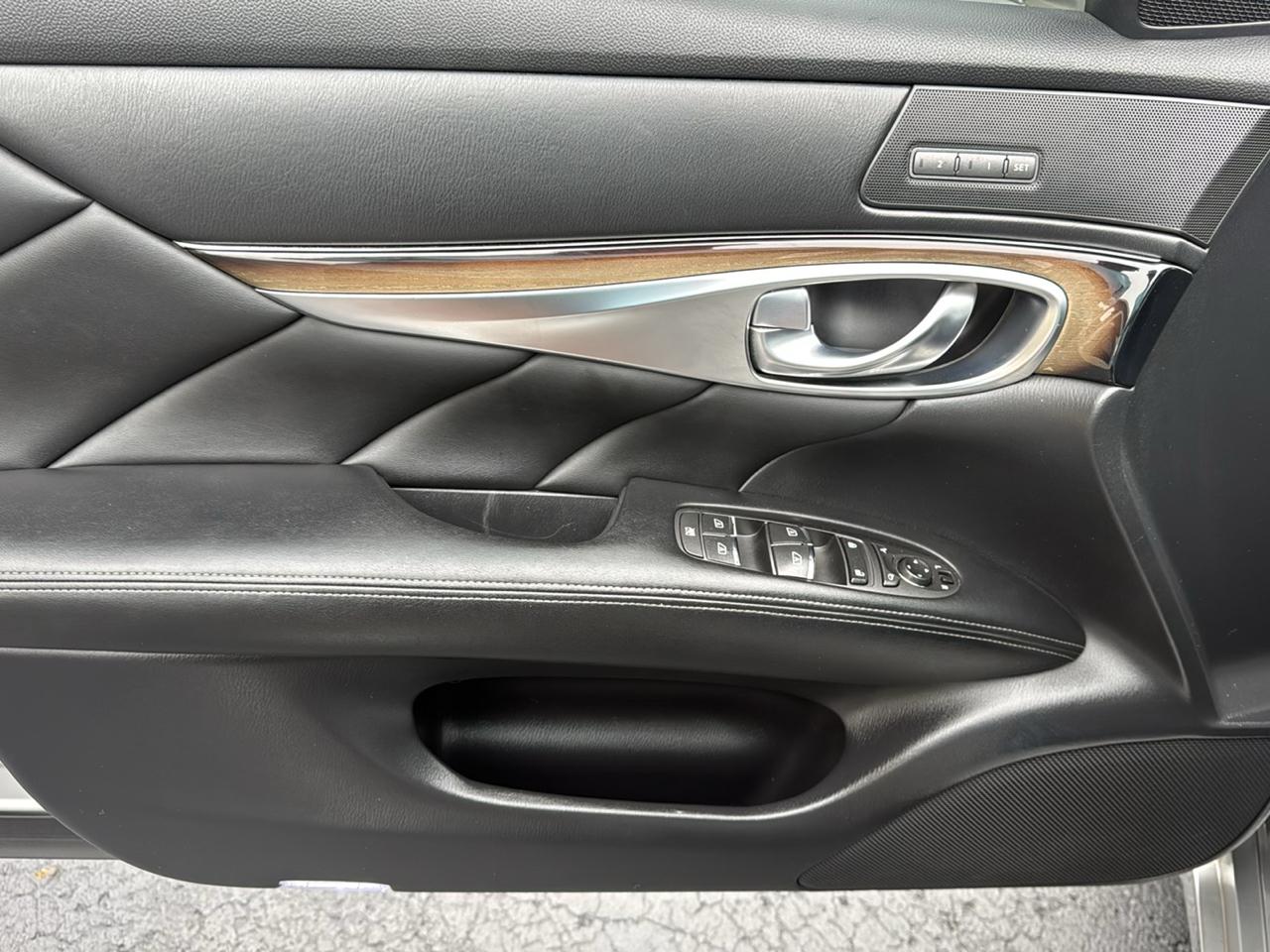 Infiniti M37 4dr Sdn AWD 2012