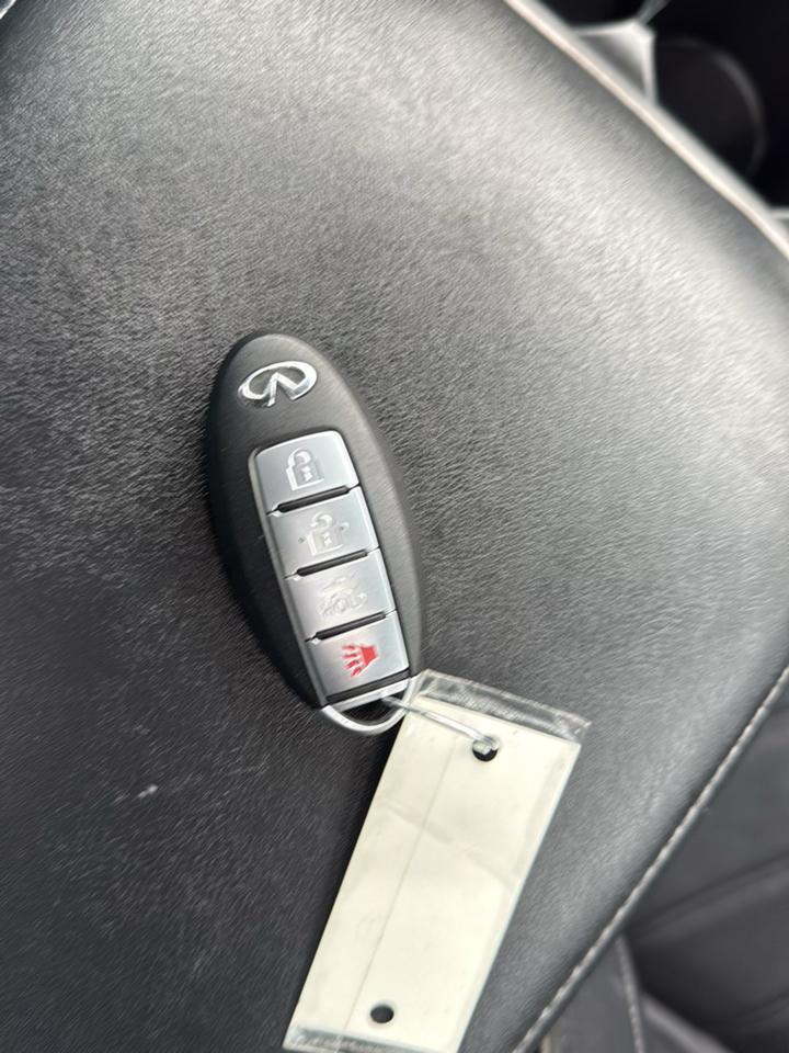 Infiniti M37 4dr Sdn AWD 2012