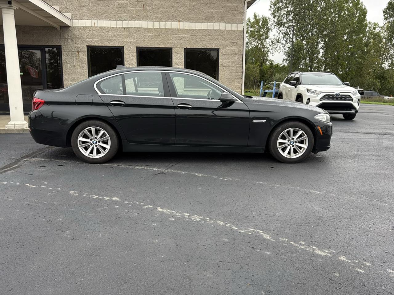 BMW 5 Series 4dr Sdn 528i xDrive AWD 2016
