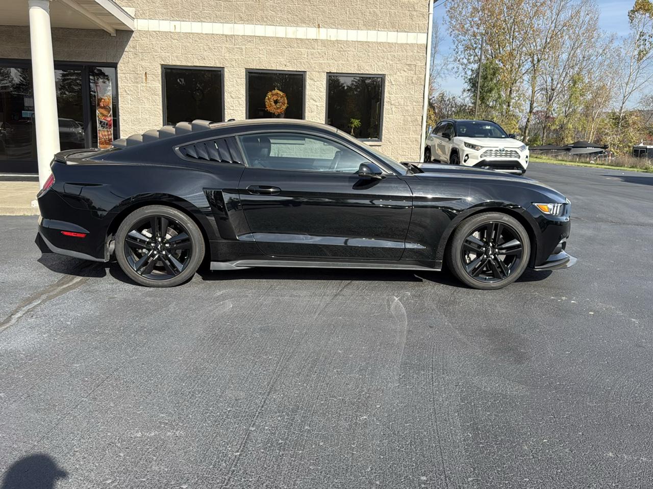 2016 Ford Mustang 2dr Fastback EcoBoost