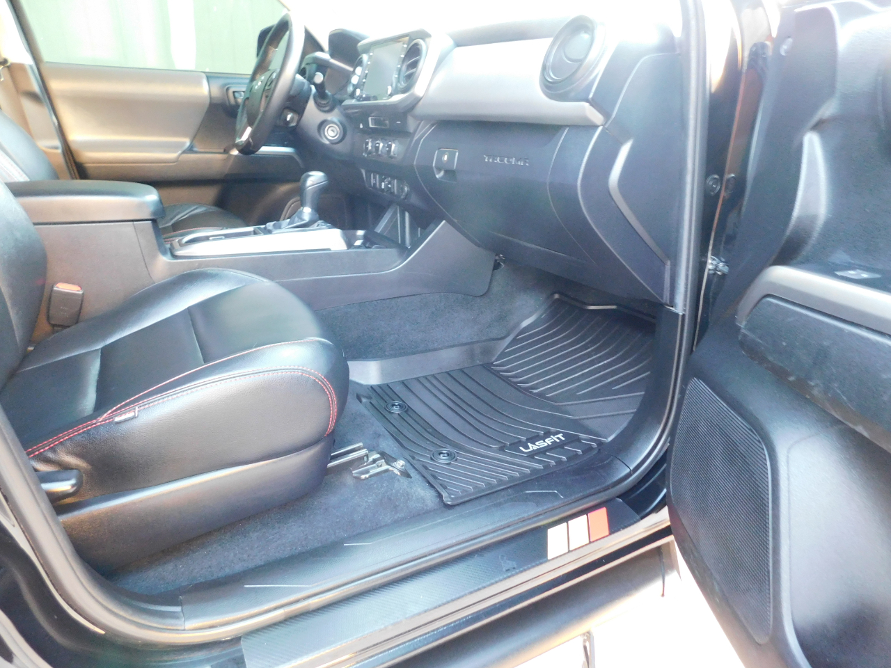 Toyota Tacoma 2WD SR5 Double Cab 6' Bed V6 AT (Natl) 2021