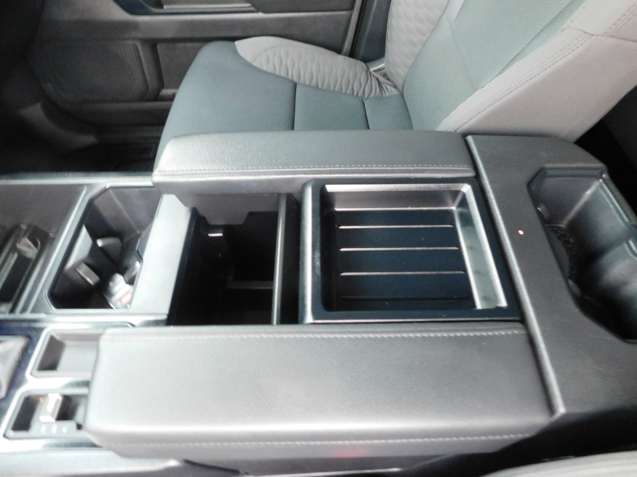 Toyota Tundra 4WD SR CrewMax 5.5' Bed (Natl) 2024