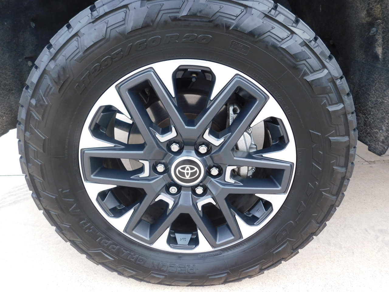 Toyota Tundra 4WD SR CrewMax 5.5' Bed (Natl) 2024