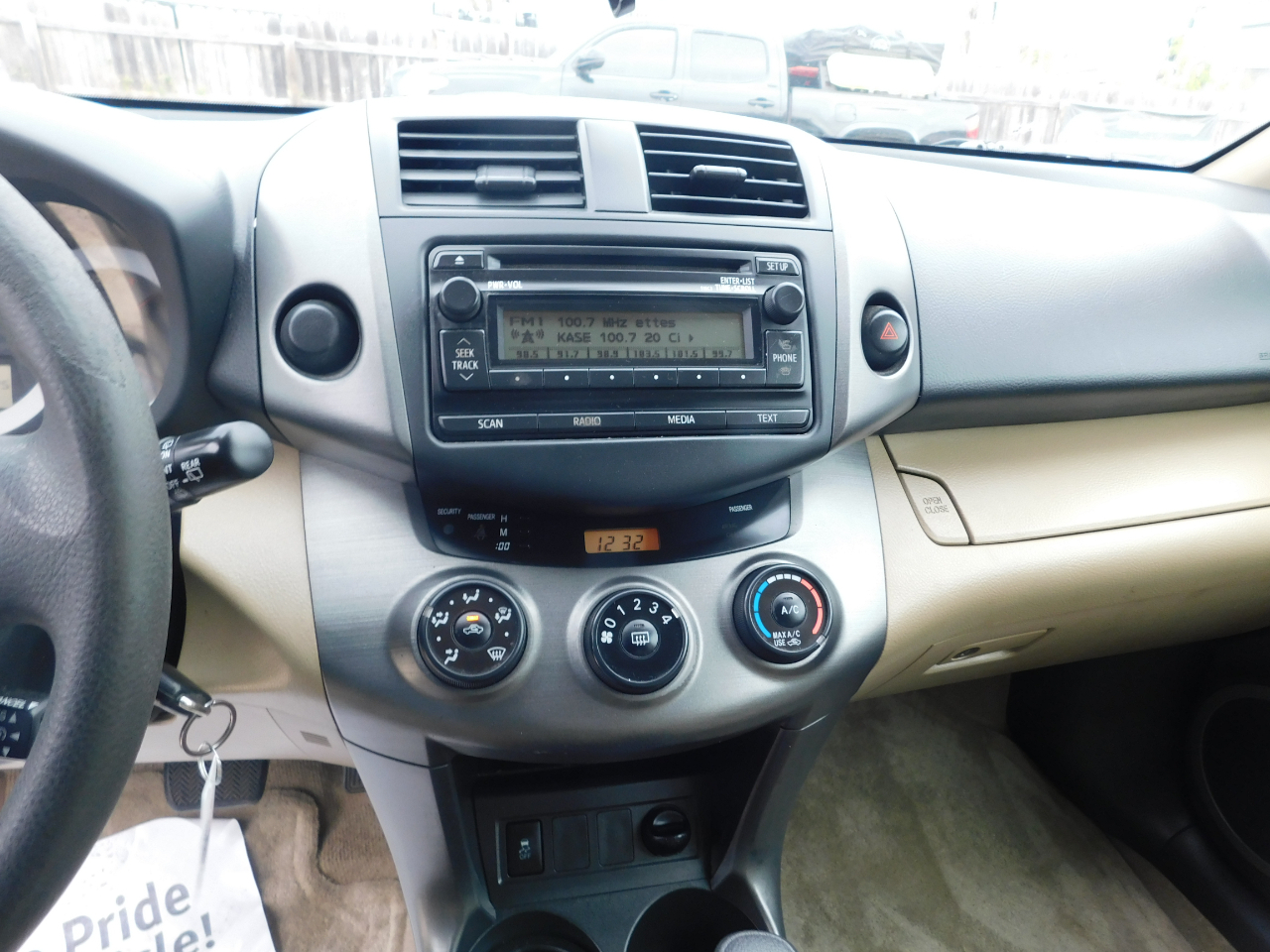 Toyota RAV4 FWD 4dr I4 (Natl) 2012