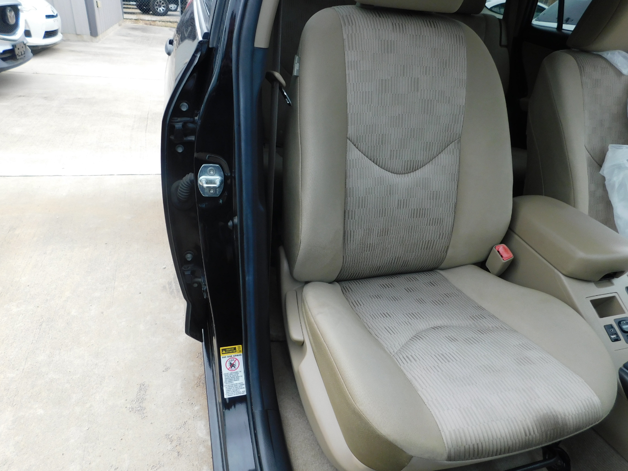 Toyota RAV4 FWD 4dr I4 (Natl) 2012