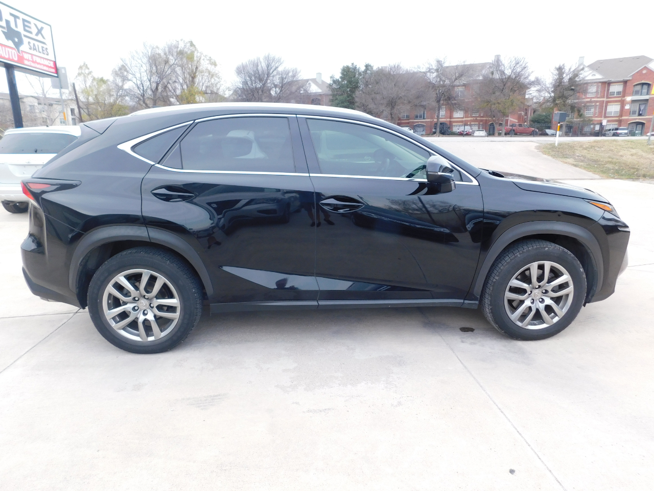 Lexus NX 200t FWD 4dr 2016