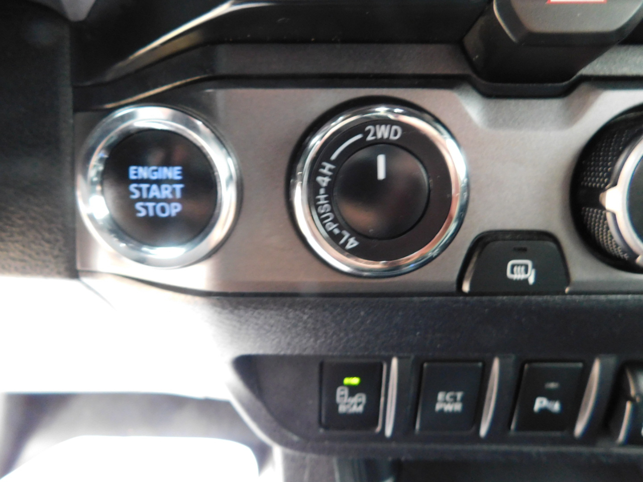 Toyota Tacoma 4WD TRD Off Road Double Cab 5' Bed V6 AT (Natl) 2021