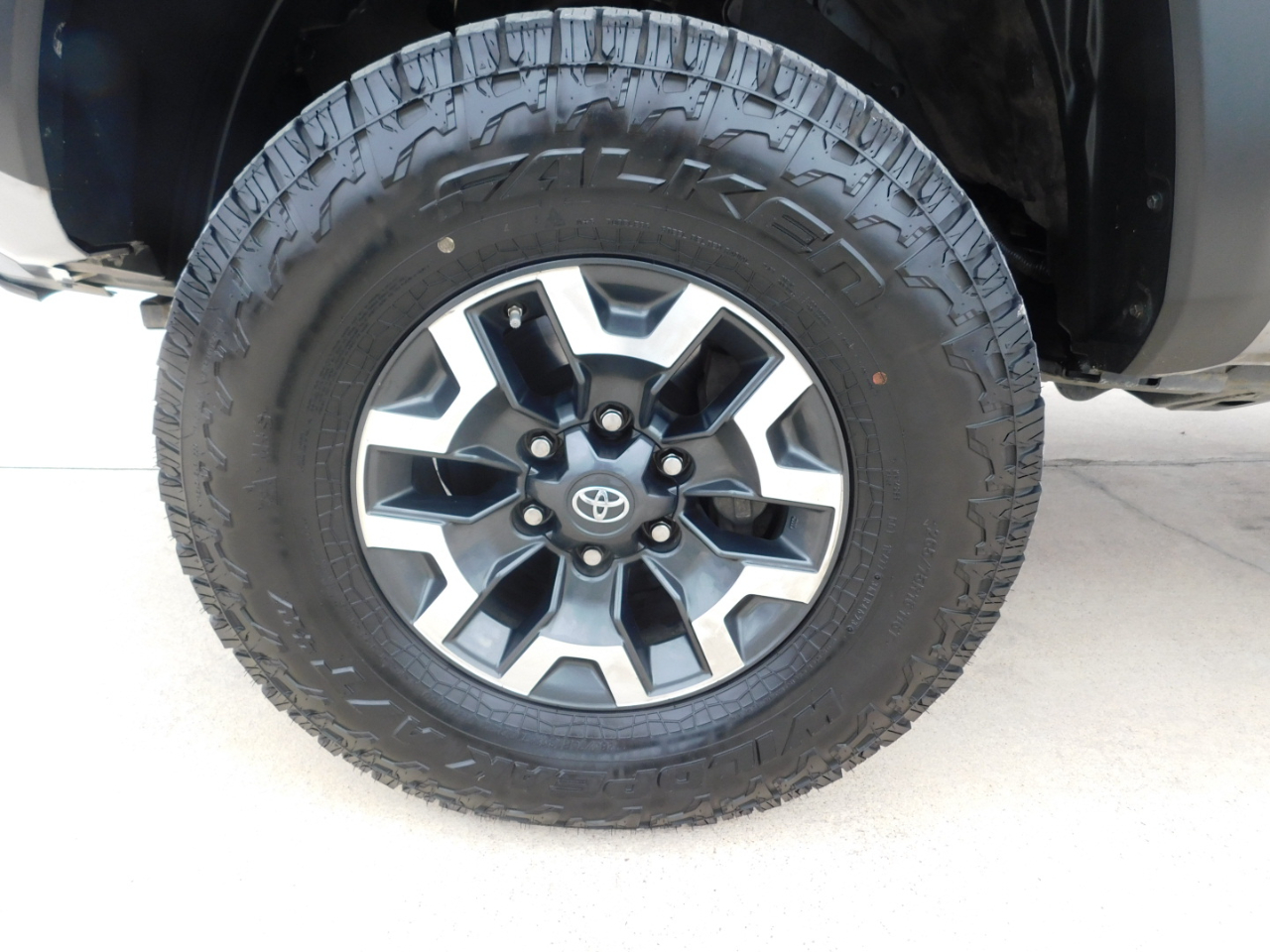 Toyota Tacoma 4WD TRD Off Road Double Cab 5' Bed V6 AT (Natl) 2021