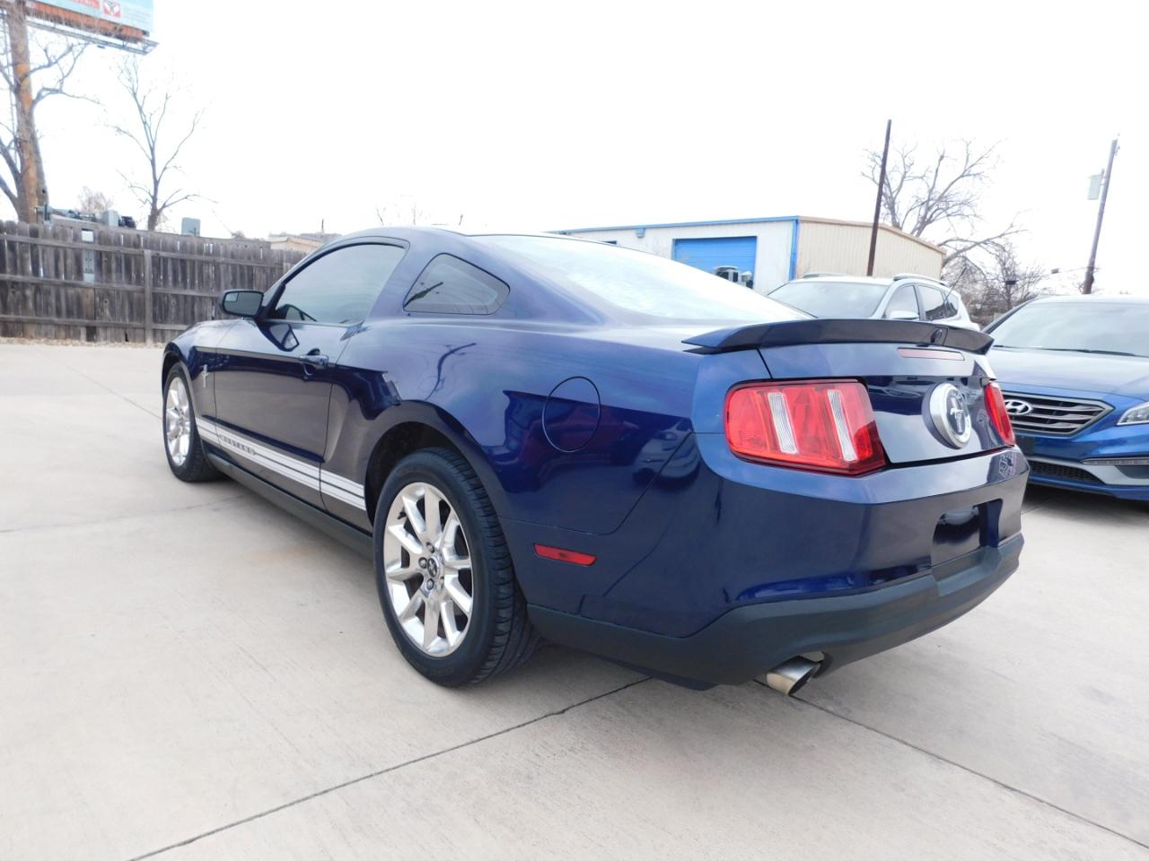 Ford Mustang 2dr Cpe V6 2011