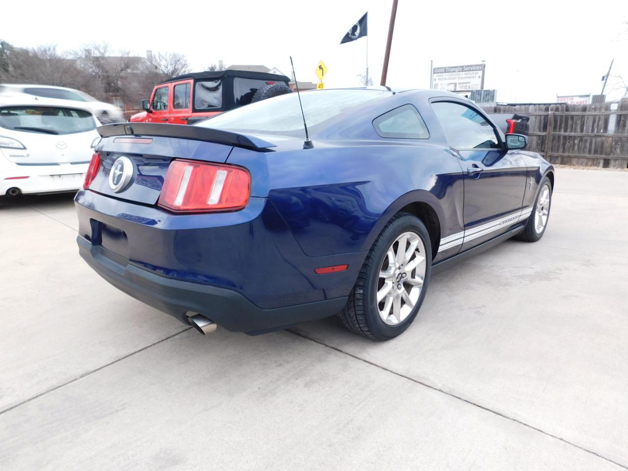 Ford Mustang 2dr Cpe V6 2011