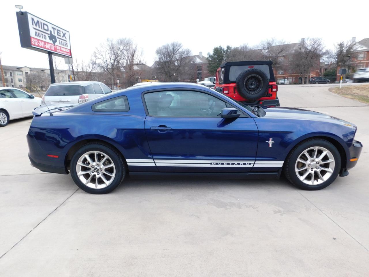Ford Mustang 2dr Cpe V6 2011