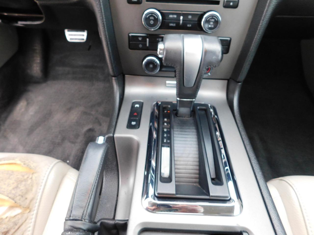 Ford Mustang 2dr Cpe V6 2011