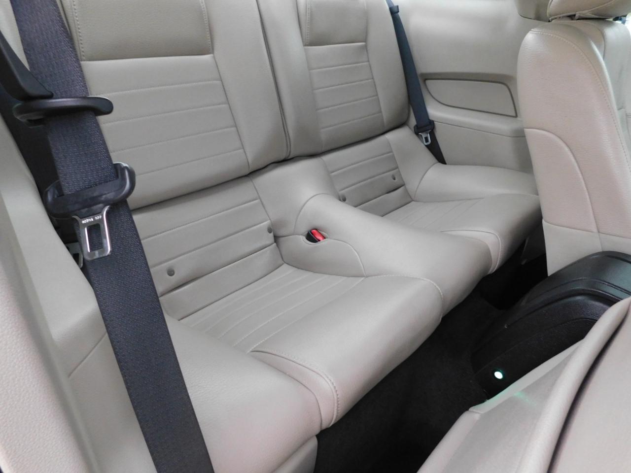 Ford Mustang 2dr Cpe V6 2011