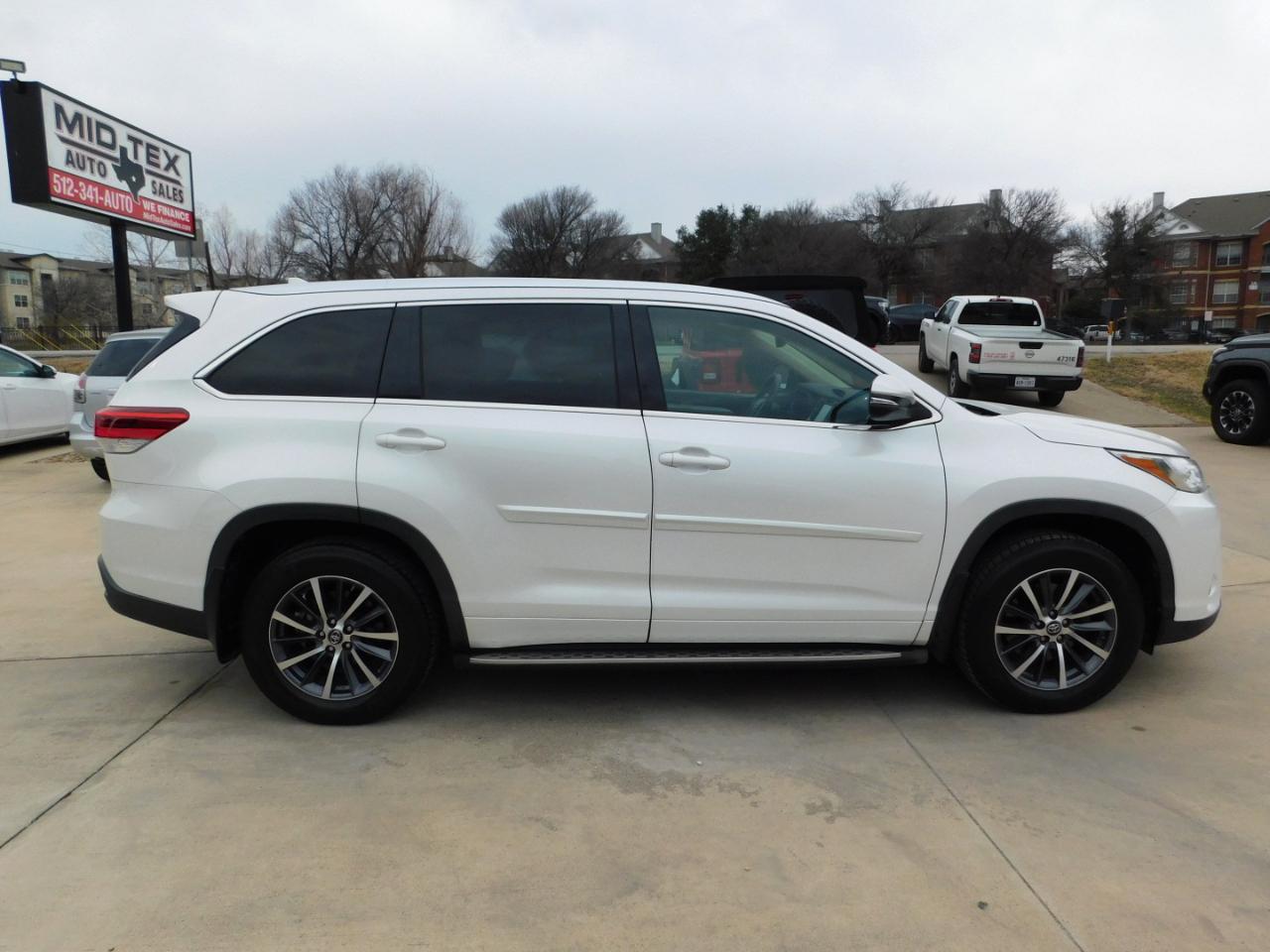 Toyota Highlander XLE V6 FWD (Natl) 2017