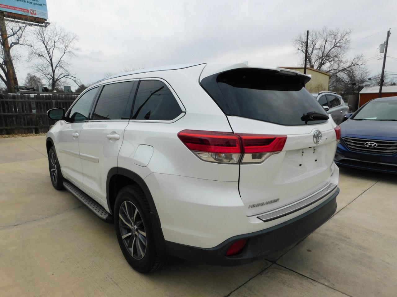 Toyota Highlander XLE V6 FWD (Natl) 2017