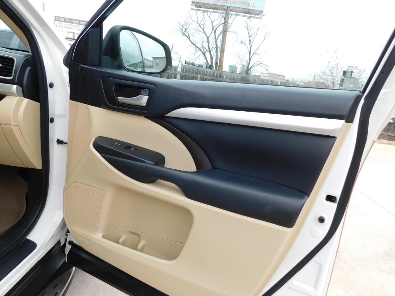 Toyota Highlander XLE V6 FWD (Natl) 2017