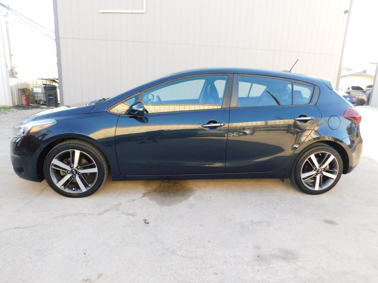 Kia Forte5 EX Auto 2017