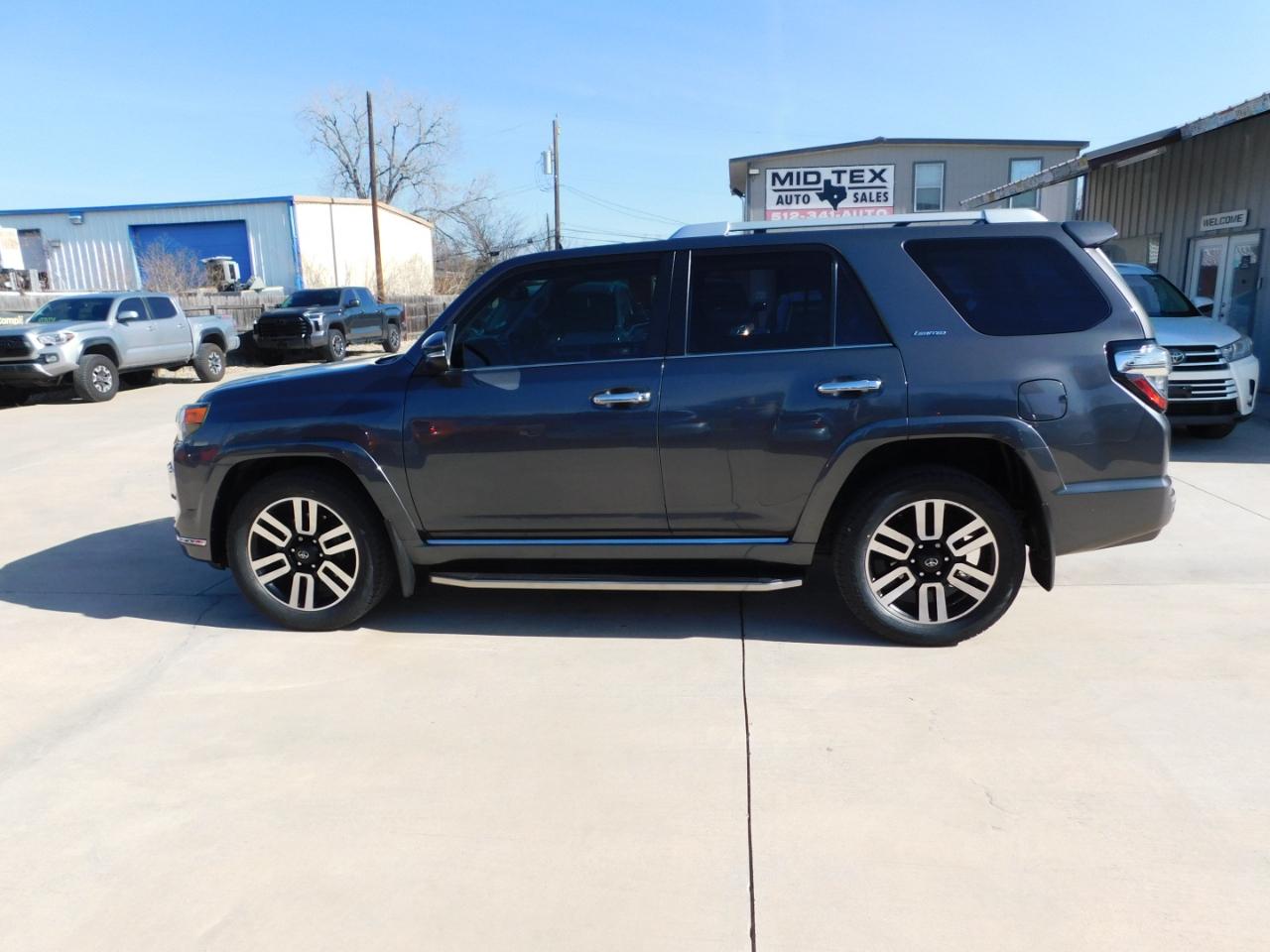 Toyota 4Runner RWD 4dr V6 SR5 (Natl) 2016