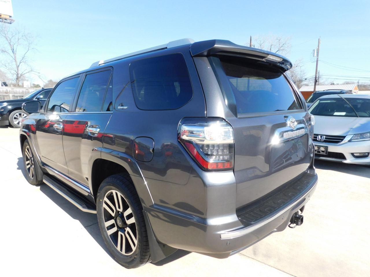 Toyota 4Runner RWD 4dr V6 SR5 (Natl) 2016
