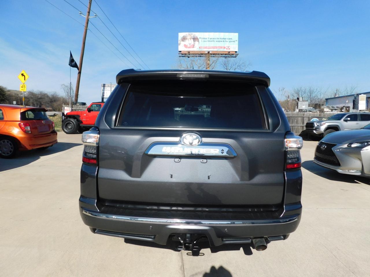 Toyota 4Runner RWD 4dr V6 SR5 (Natl) 2016