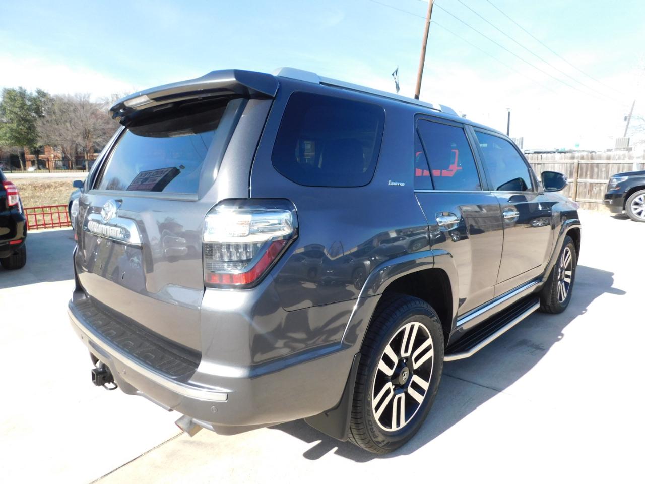 Toyota 4Runner RWD 4dr V6 SR5 (Natl) 2016