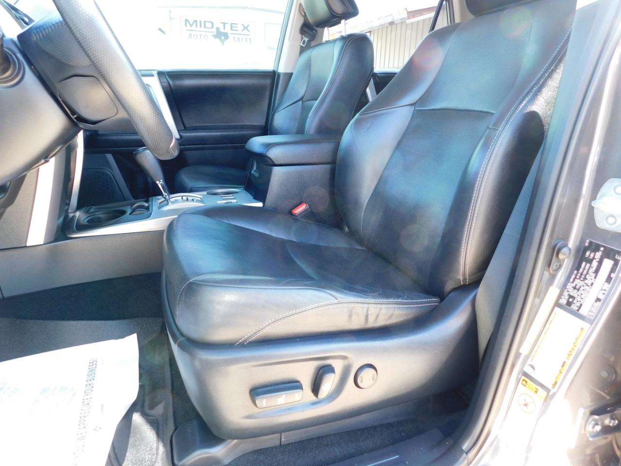 Toyota 4Runner RWD 4dr V6 SR5 (Natl) 2016