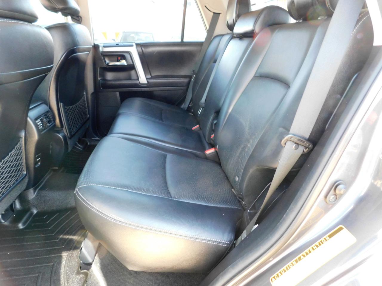 Toyota 4Runner RWD 4dr V6 SR5 (Natl) 2016