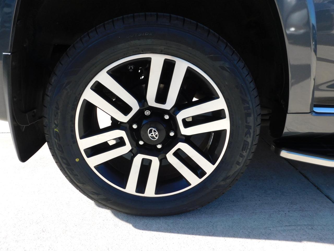 Toyota 4Runner RWD 4dr V6 SR5 (Natl) 2016