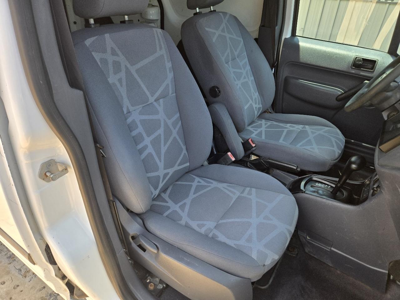 Ford Transit Connect 114.6" XLT w/o side or rear door glass 2010