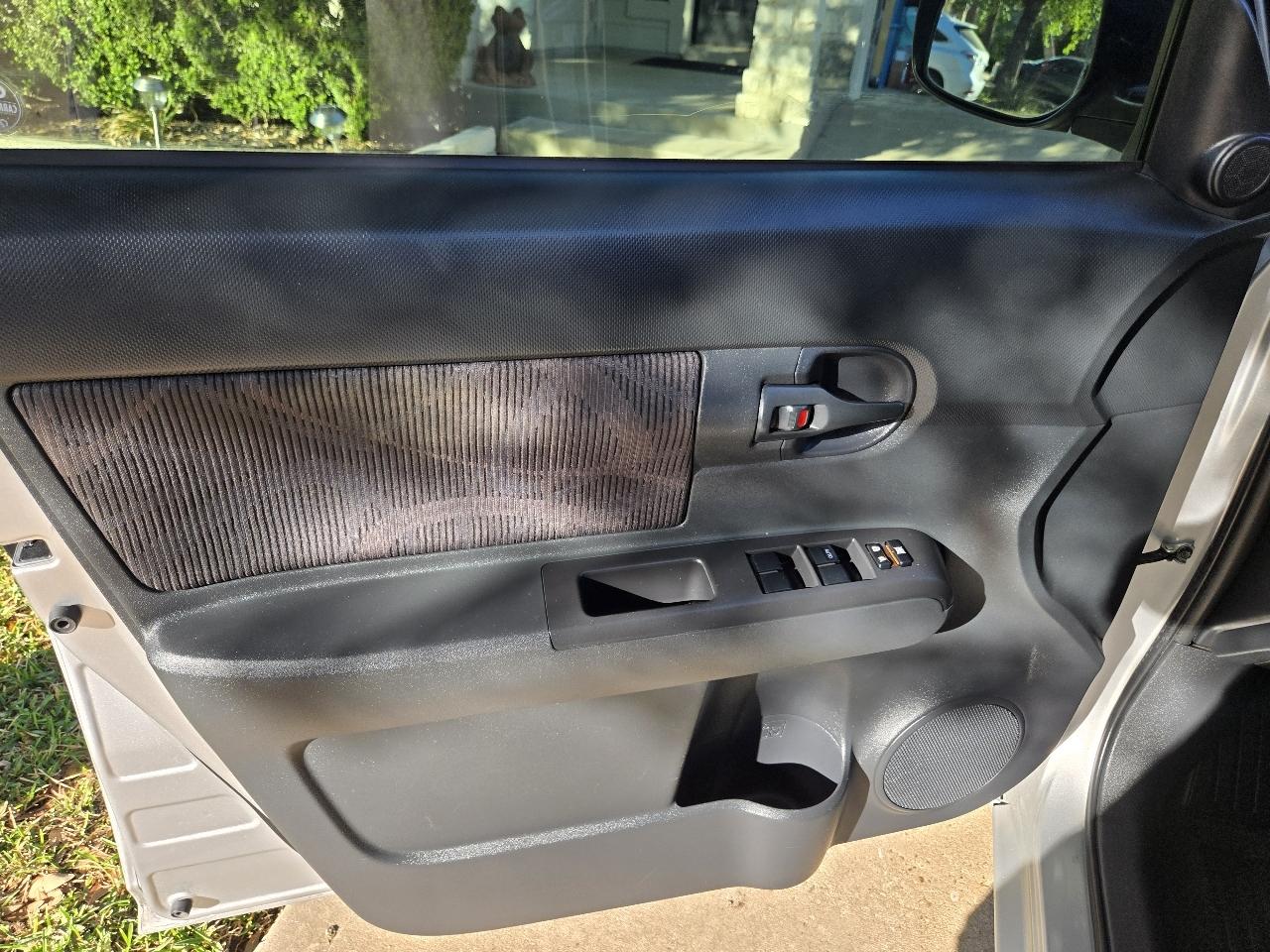 Scion xB 5dr Wgn Man (Natl) 2015