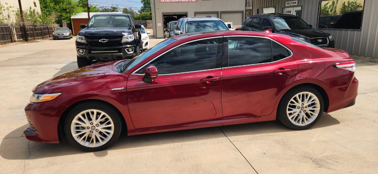 Toyota Camry Hybrid LE CVT (Natl) 2018