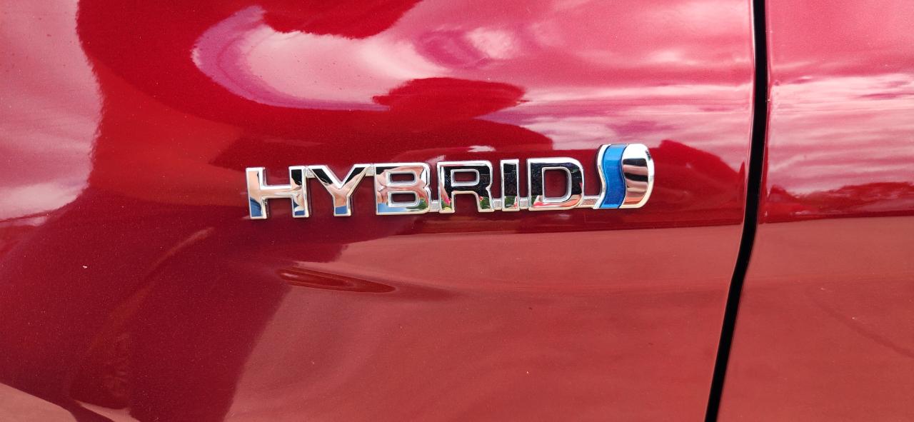 Toyota Camry Hybrid LE CVT (Natl) 2018