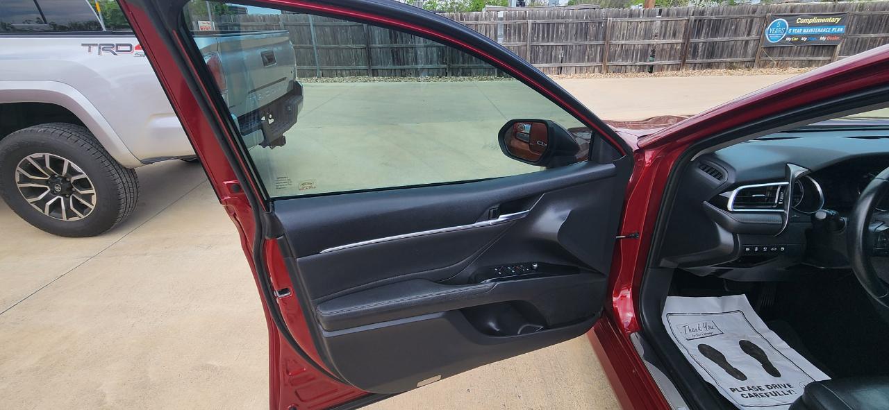 Toyota Camry Hybrid LE CVT (Natl) 2018