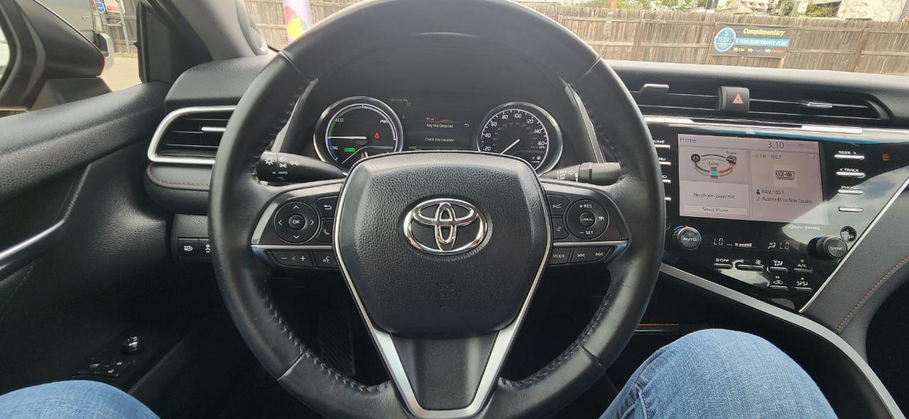 Toyota Camry Hybrid LE CVT (Natl) 2018