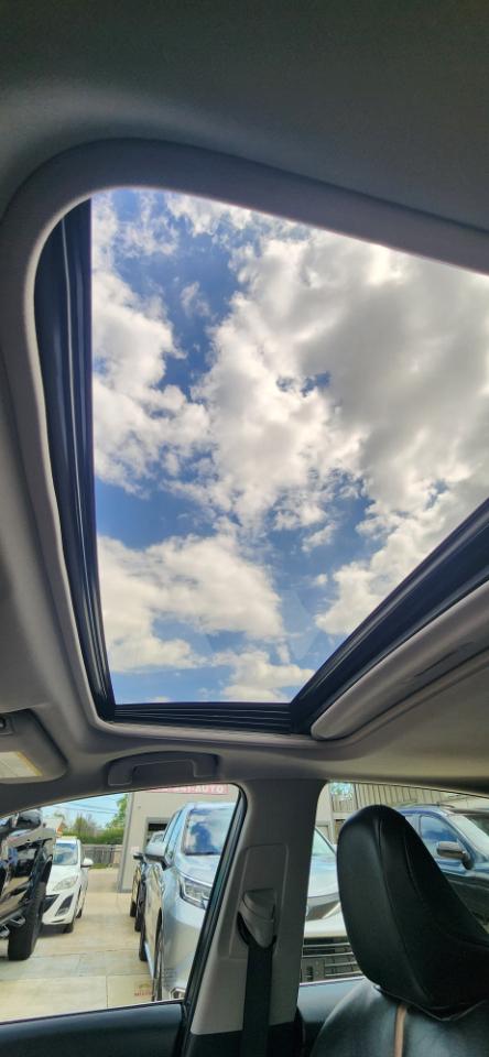 Toyota Camry Hybrid LE CVT (Natl) 2018