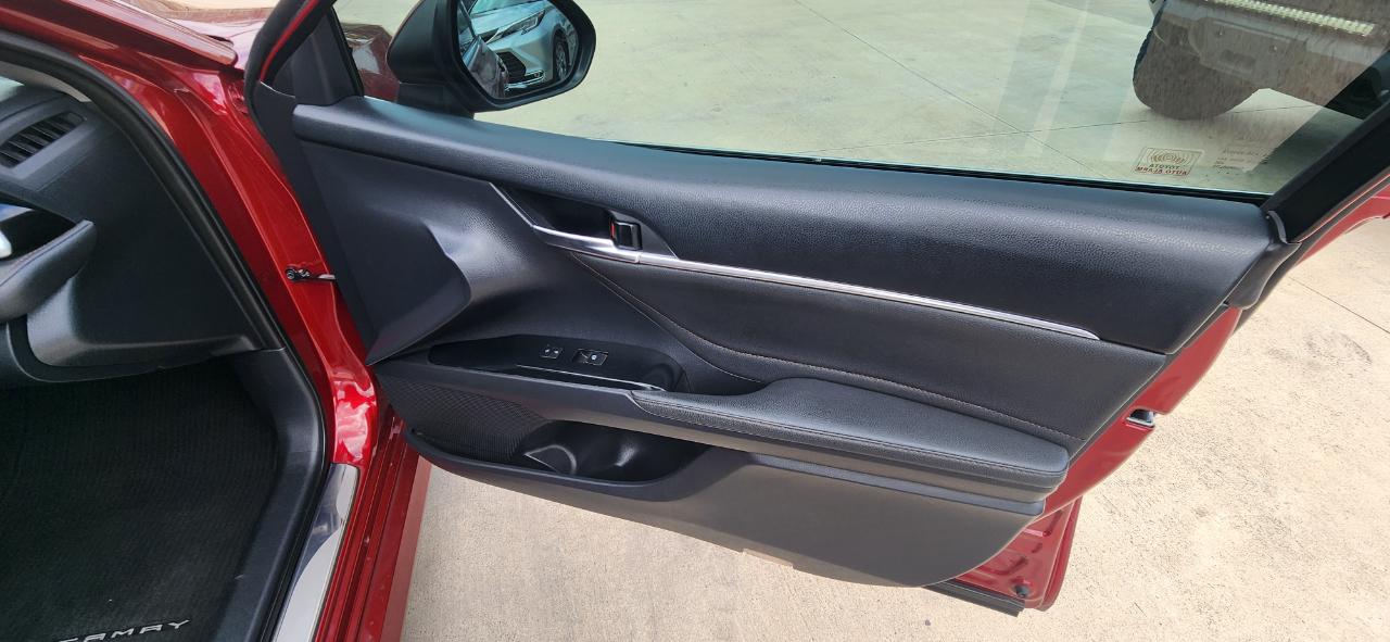 Toyota Camry Hybrid LE CVT (Natl) 2018