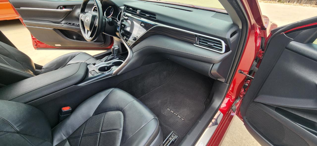 Toyota Camry Hybrid LE CVT (Natl) 2018