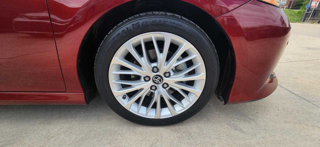 Toyota Camry Hybrid LE CVT (Natl) 2018