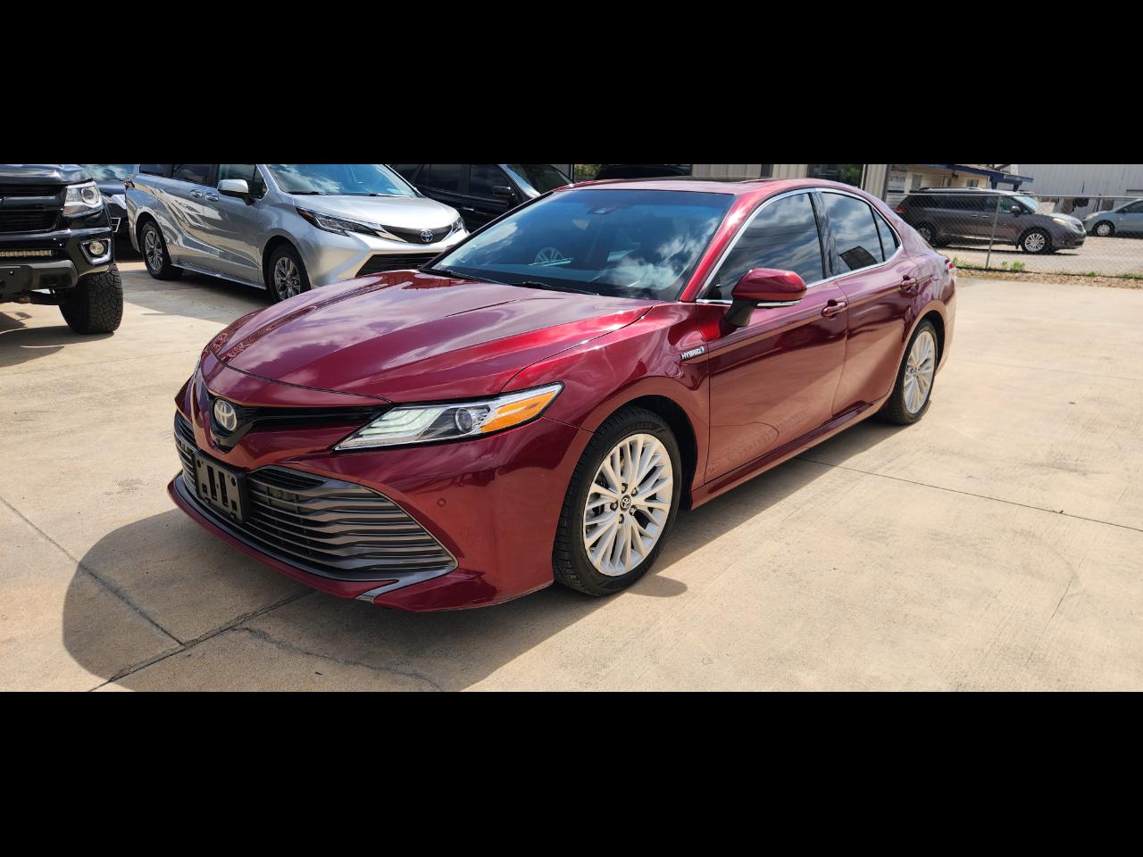 Toyota Camry Hybrid LE CVT (Natl) 2018