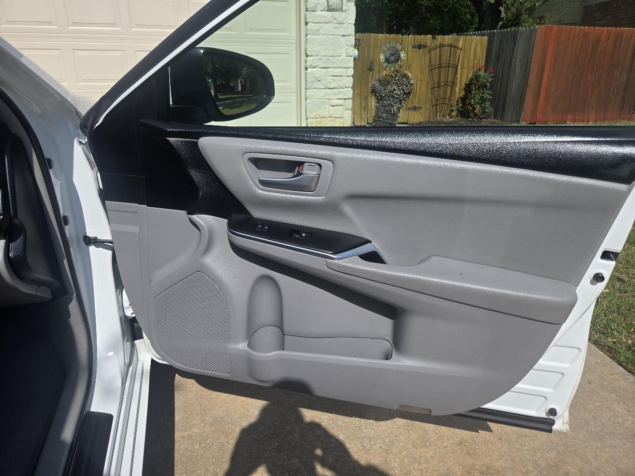 Toyota Camry XLE Auto (Natl) 2017