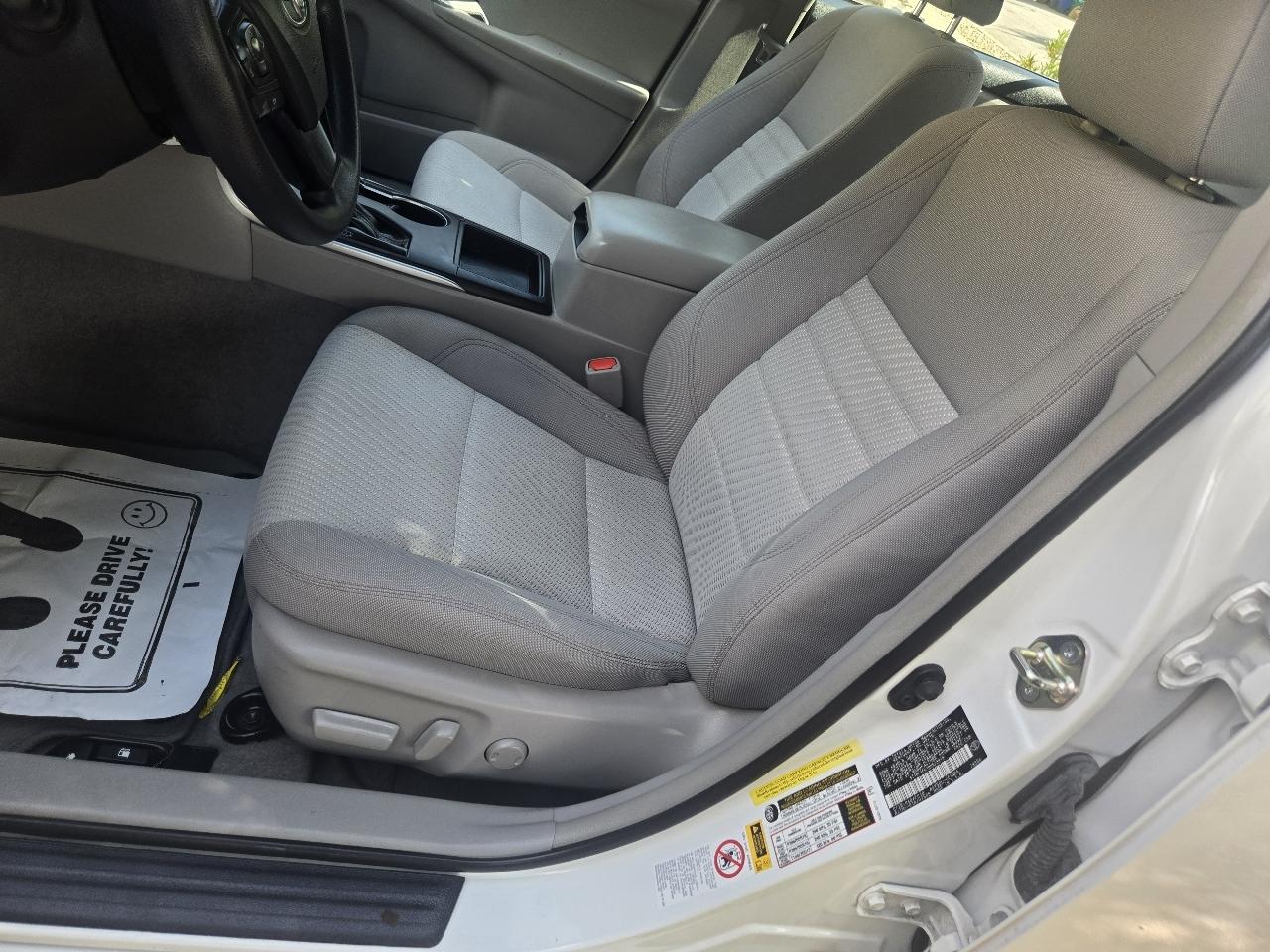 Toyota Camry XLE Auto (Natl) 2017