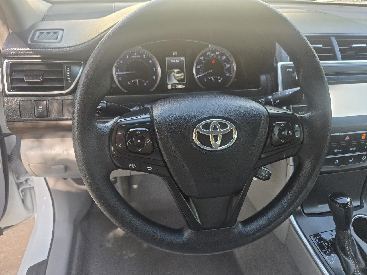 Toyota Camry XLE Auto (Natl) 2017