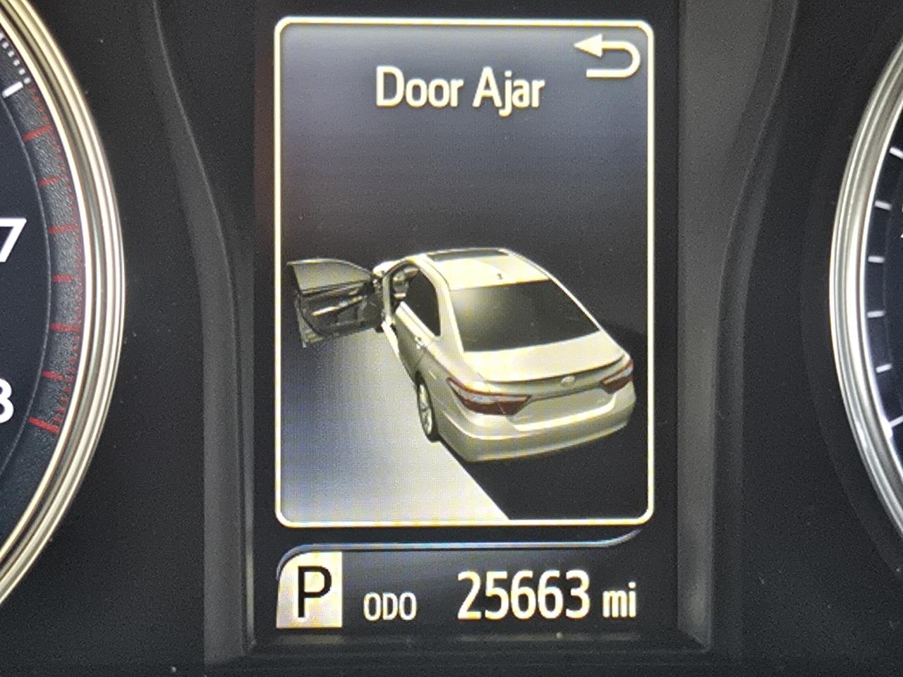 Toyota Camry XLE Auto (Natl) 2017