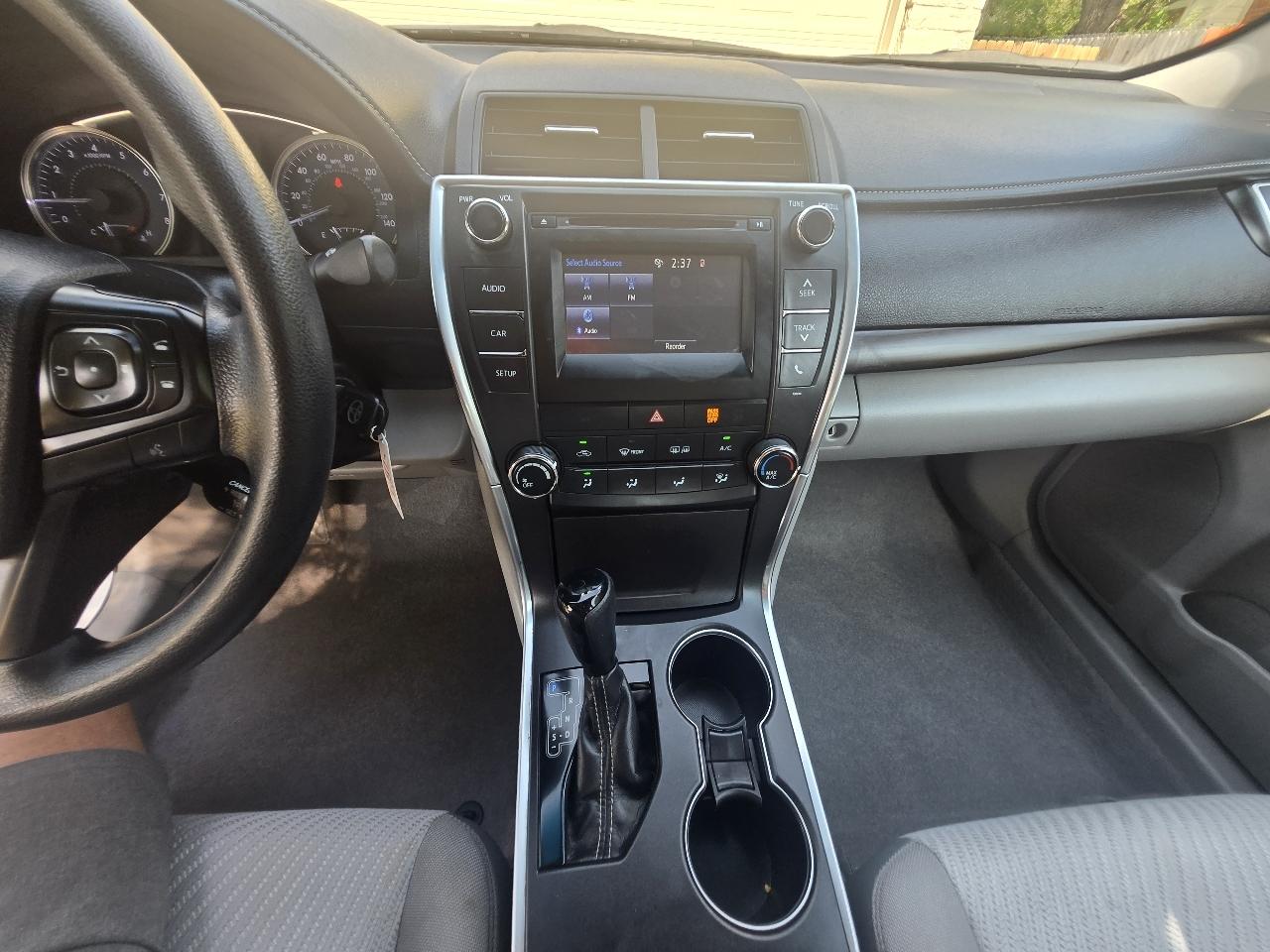 Toyota Camry XLE Auto (Natl) 2017